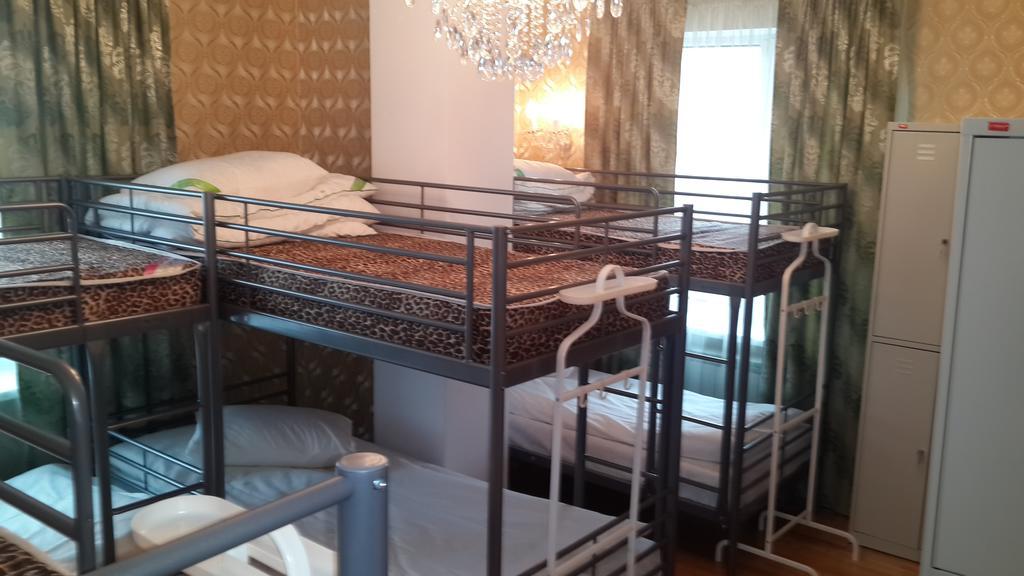 Triumph Astana Hostel Zimmer foto