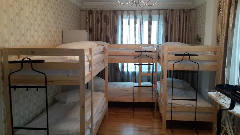 Triumph Astana Hostel Zimmer foto