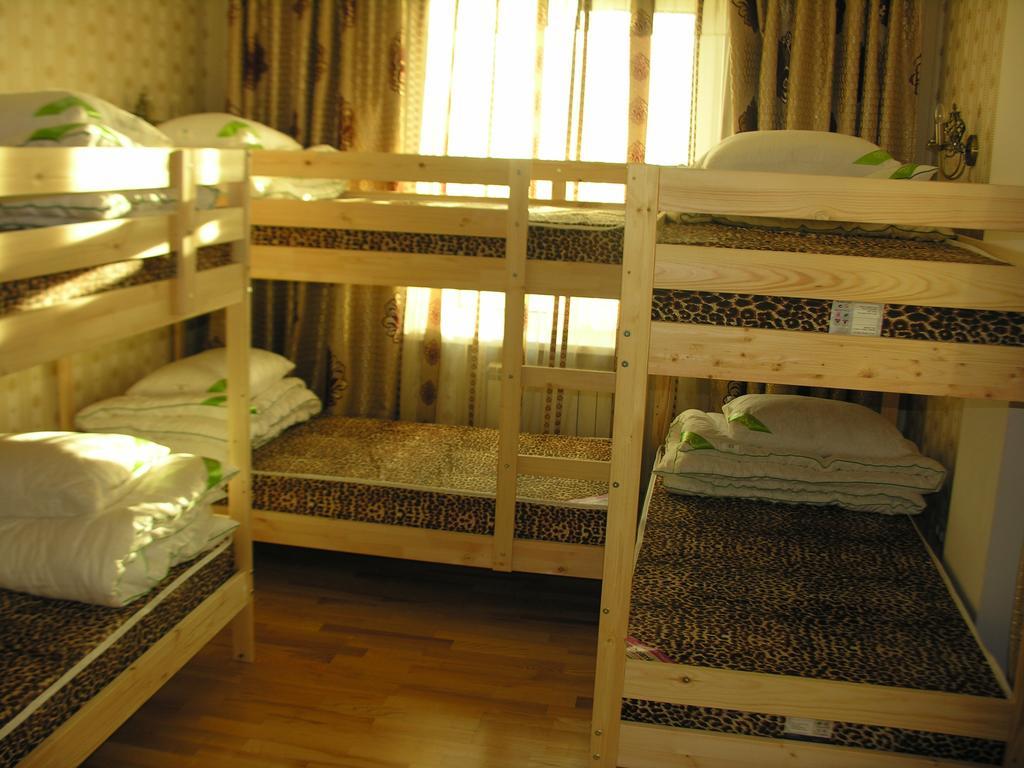 Triumph Astana Hostel Zimmer foto