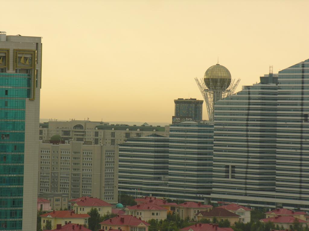 Triumph Astana Hostel Exterior foto