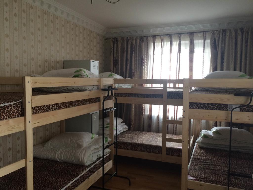 Triumph Astana Hostel Zimmer foto
