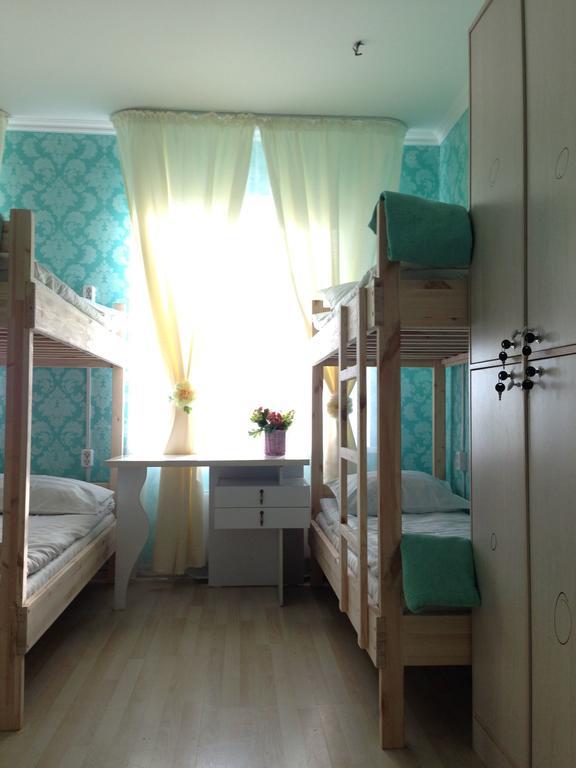 Triumph Astana Hostel Zimmer foto