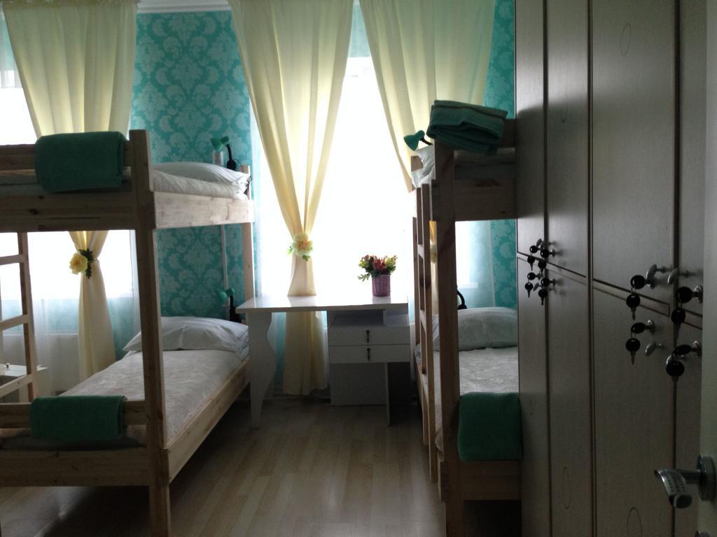 Triumph Astana Hostel Zimmer foto