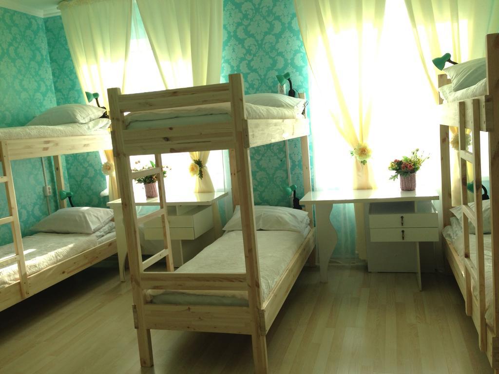 Triumph Astana Hostel Zimmer foto